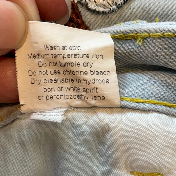 ETWO Jean Shorts with Pink Embroidered Flowers Size L, Preowned - Picture 13 of 13